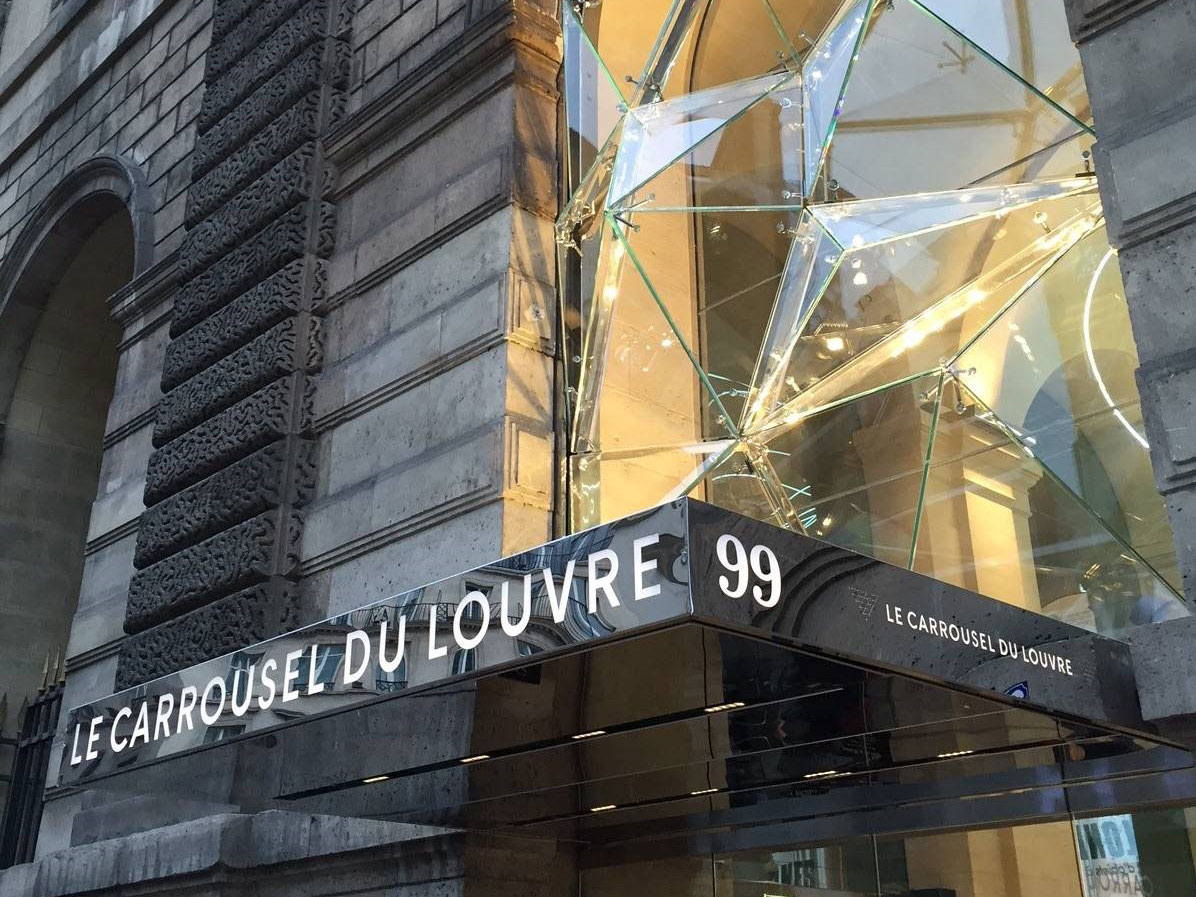 Carrousel du Louvre Entrance Facade - Roschmann Group